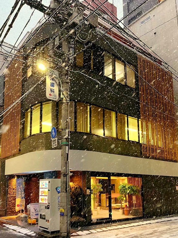 竣工后的雪夜转角（实景）